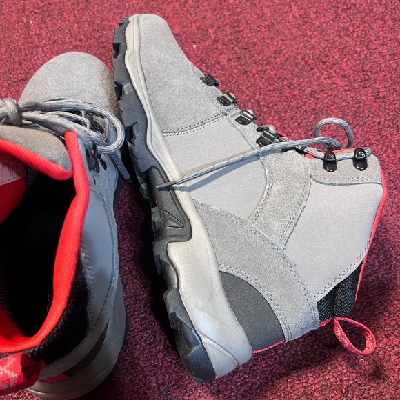ZeroXposur leather Men’s 11 Gray and Red Waterproof Hiking Boots, not used main image 5